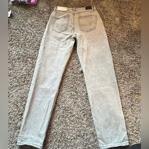 American Eagle Mom straight jeans